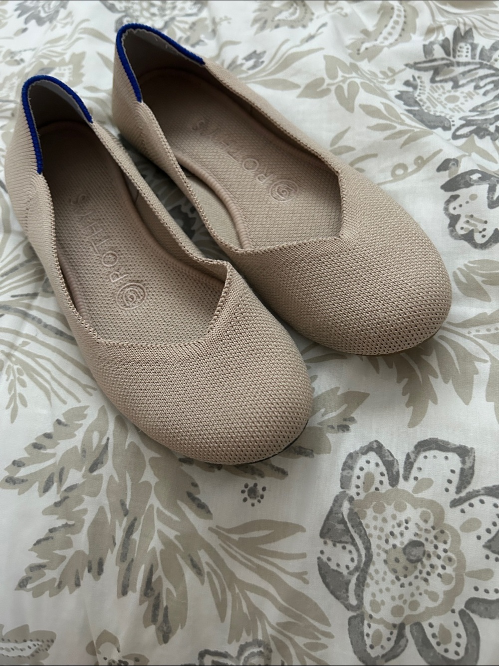 Rothy's Beige Knit Slip-On Flats with Blue Heel Trim/Leopard sole